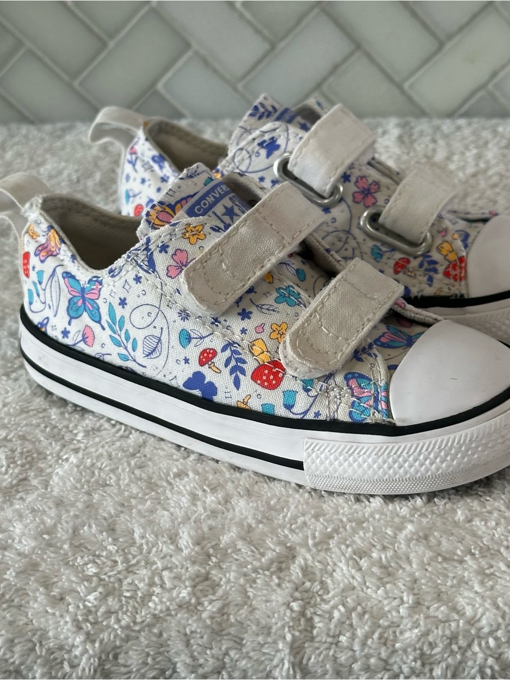 Converse Toddler Chuck Taylor All Star Easy-On sneakers Size 8